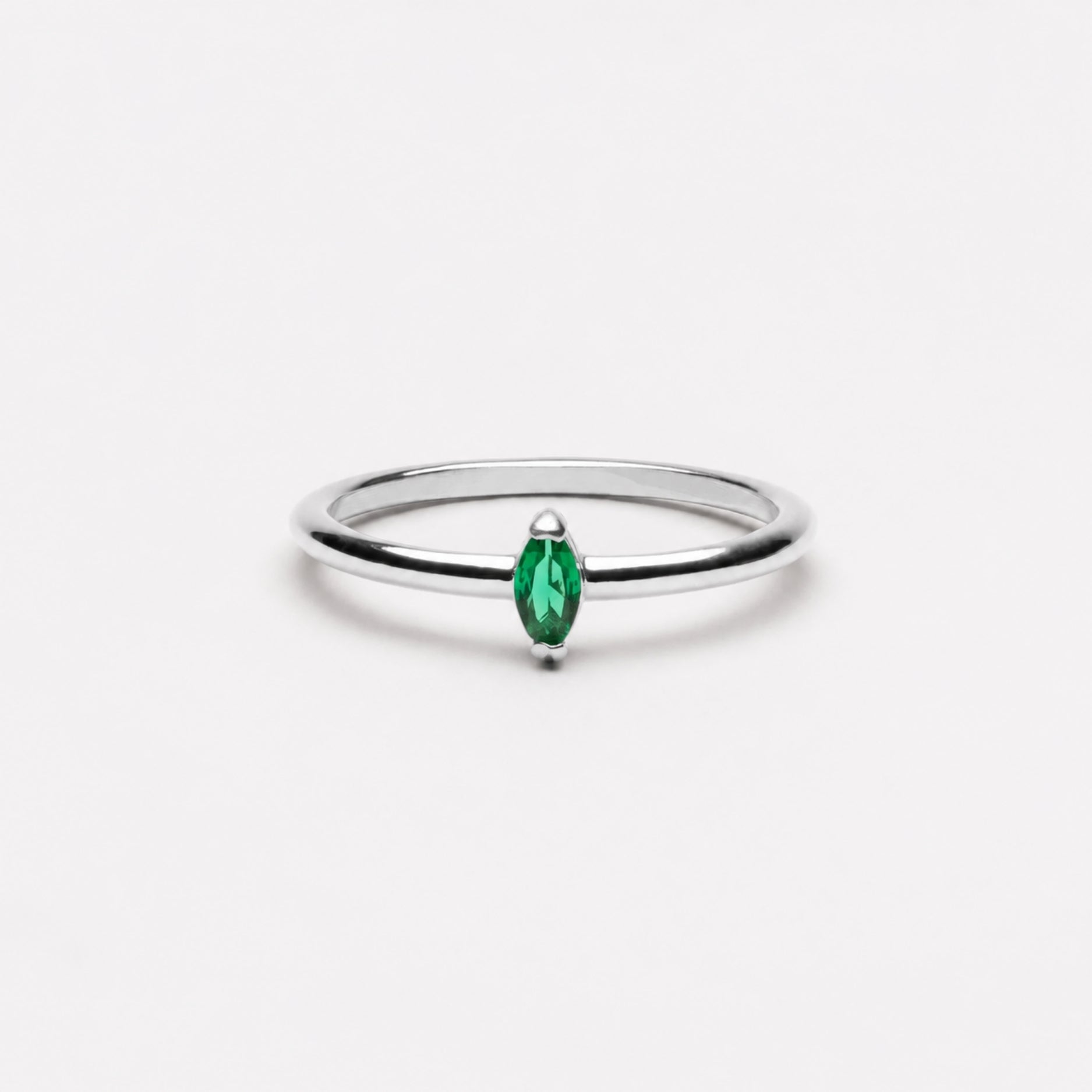 Dainty Emerald Ring